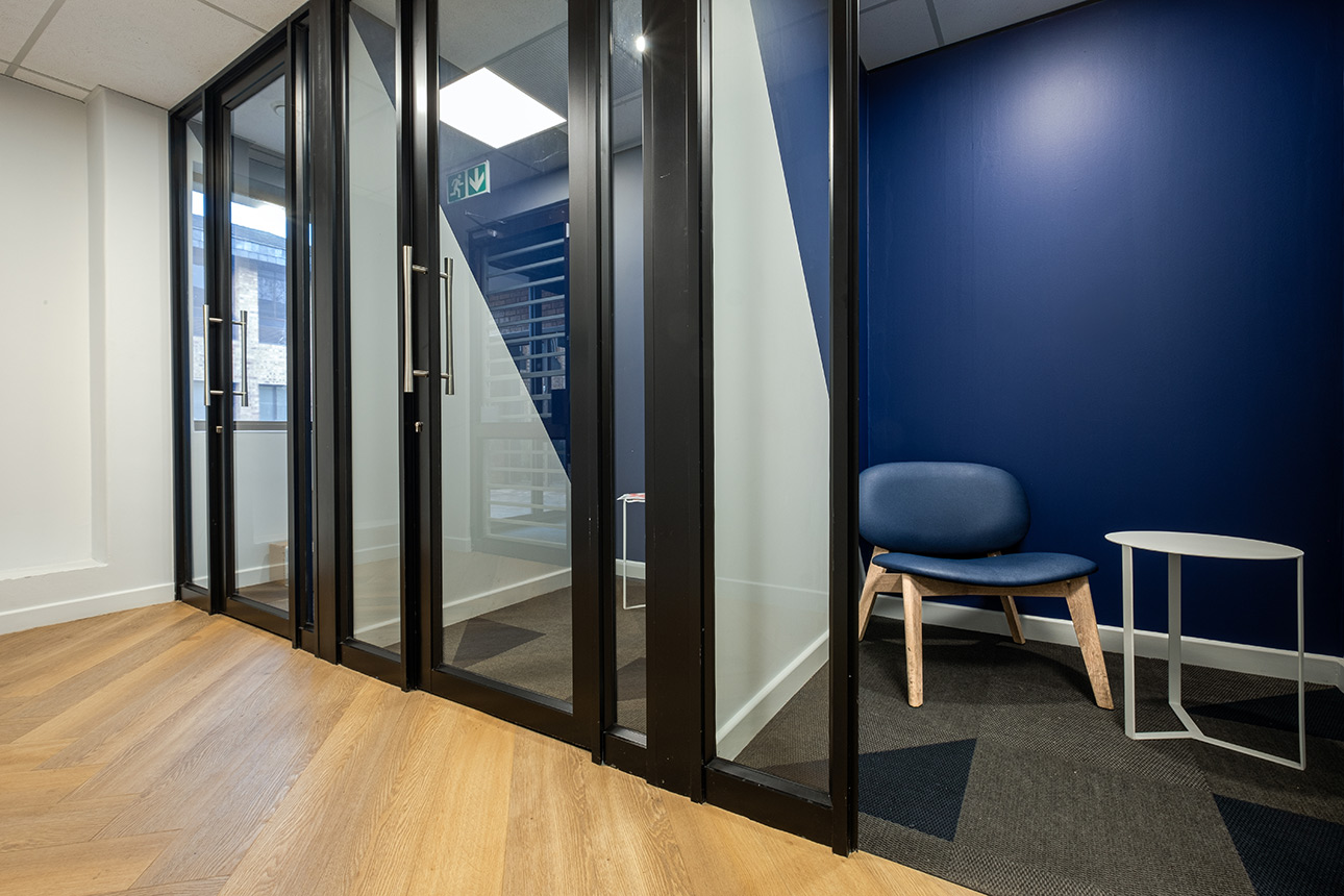 office furniture modern tables and chairs.jpg