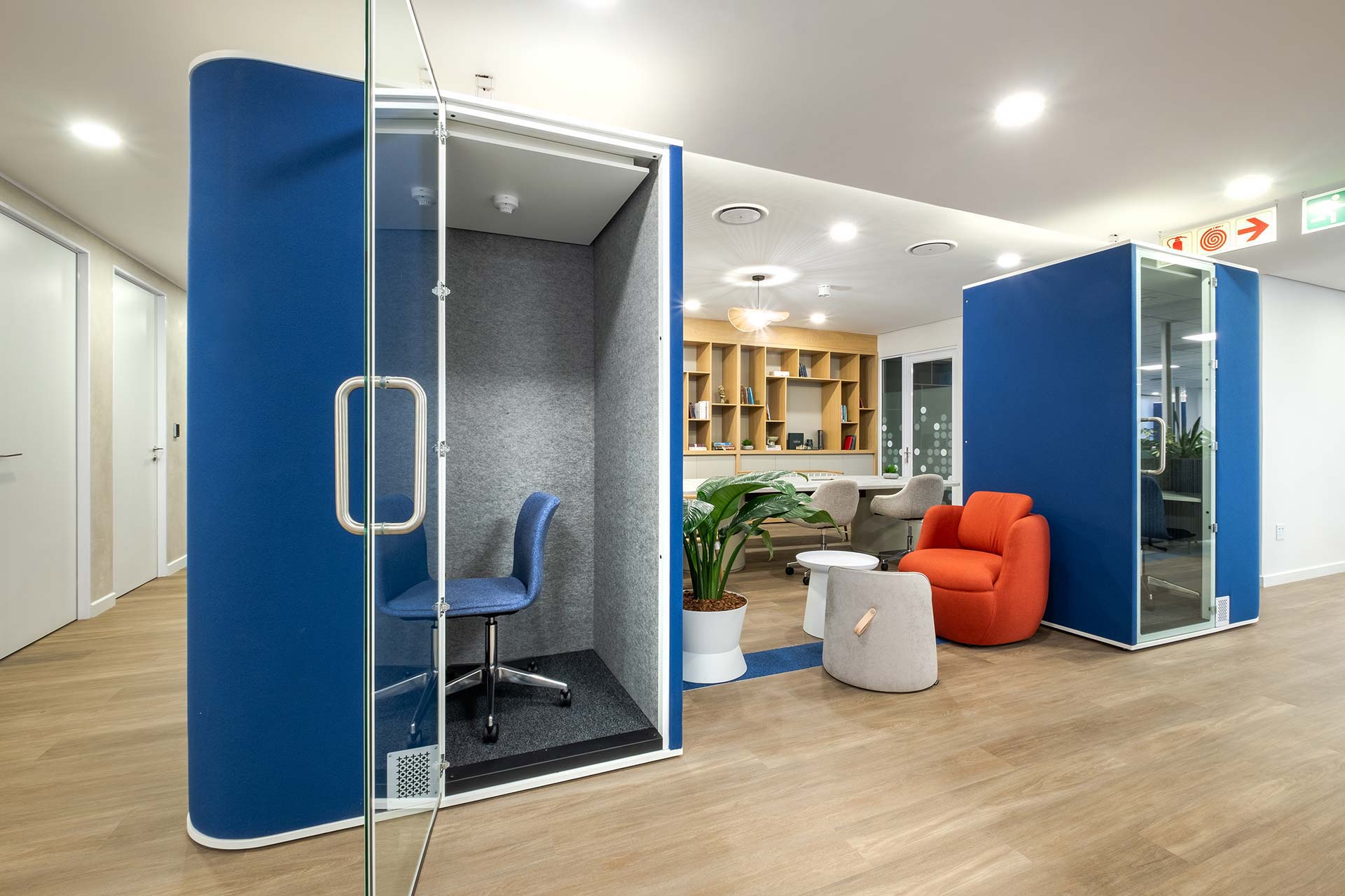 office furniture private quiet focus booths