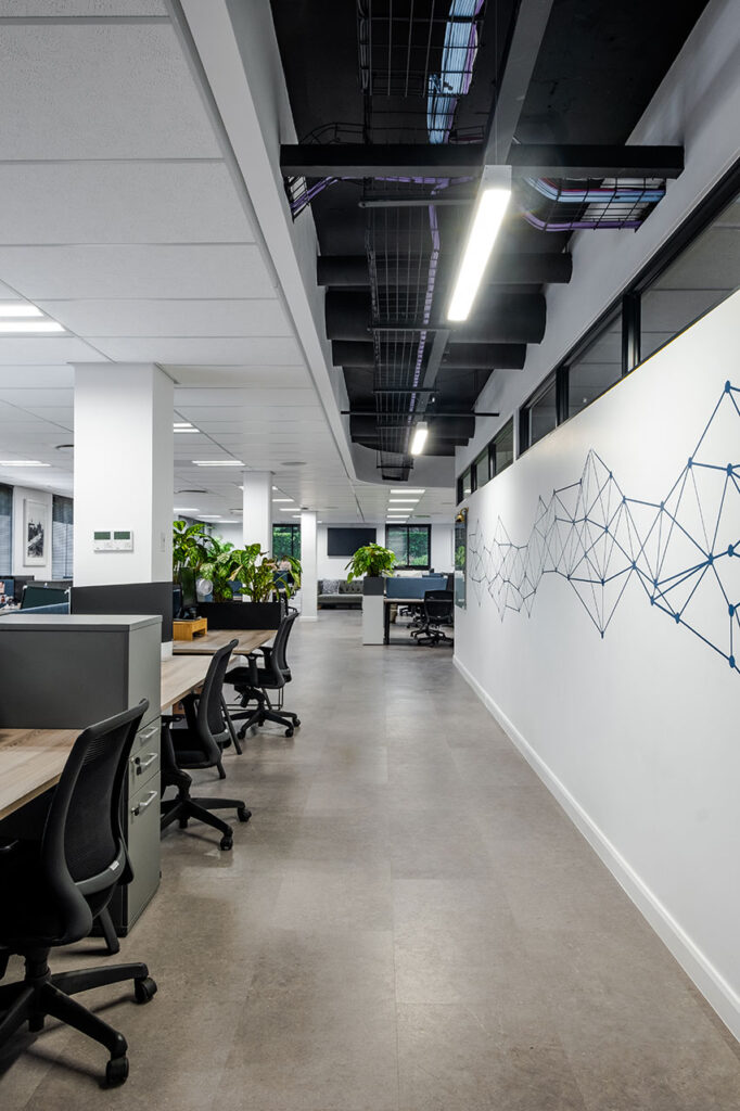 Omega open plan workstation with ergonomic chairs in Johannesburg