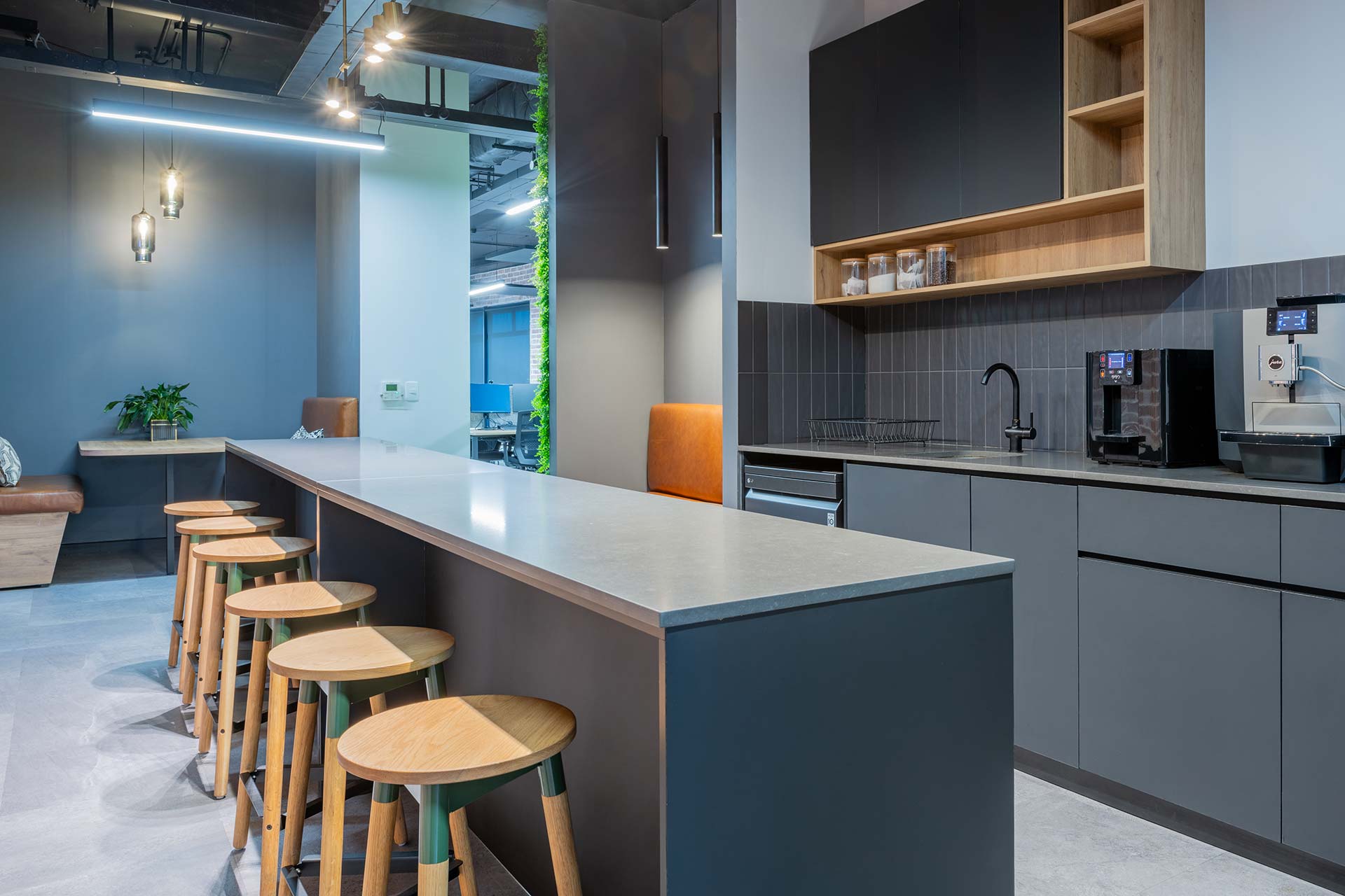 supergroup centeen workspace furnishings