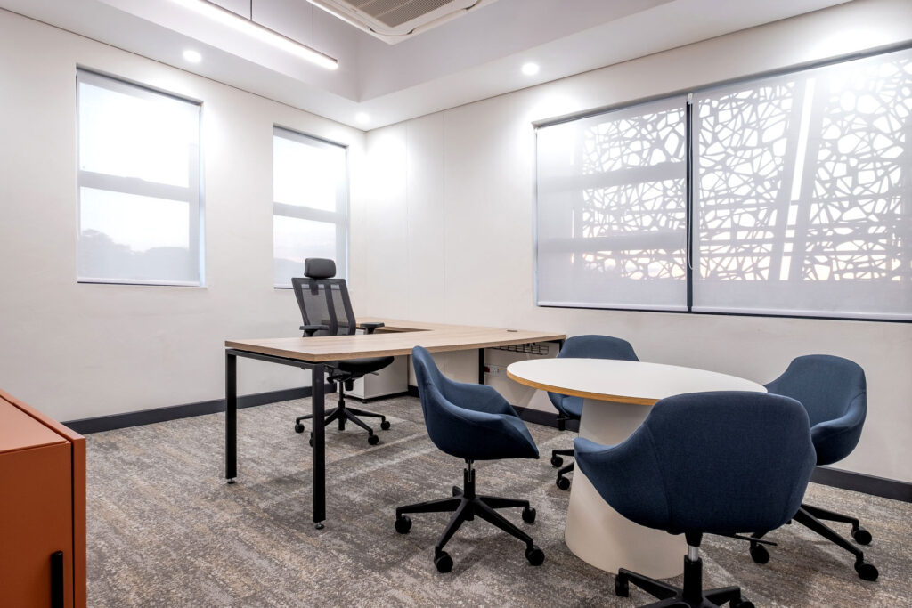 jones and wagner meeting room office desks and chairs