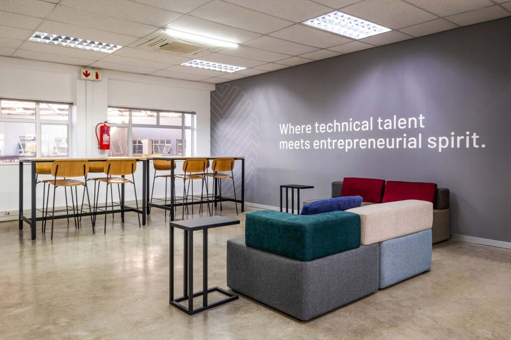 Design Colab provided turnkey furniture solutions for the Allan Gray Makers reception and collaboration areas.