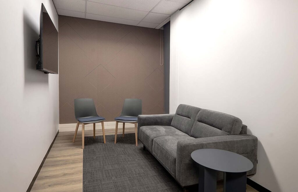 One Vision Pretoria: flexible conference room furniture and breakaway solutions.